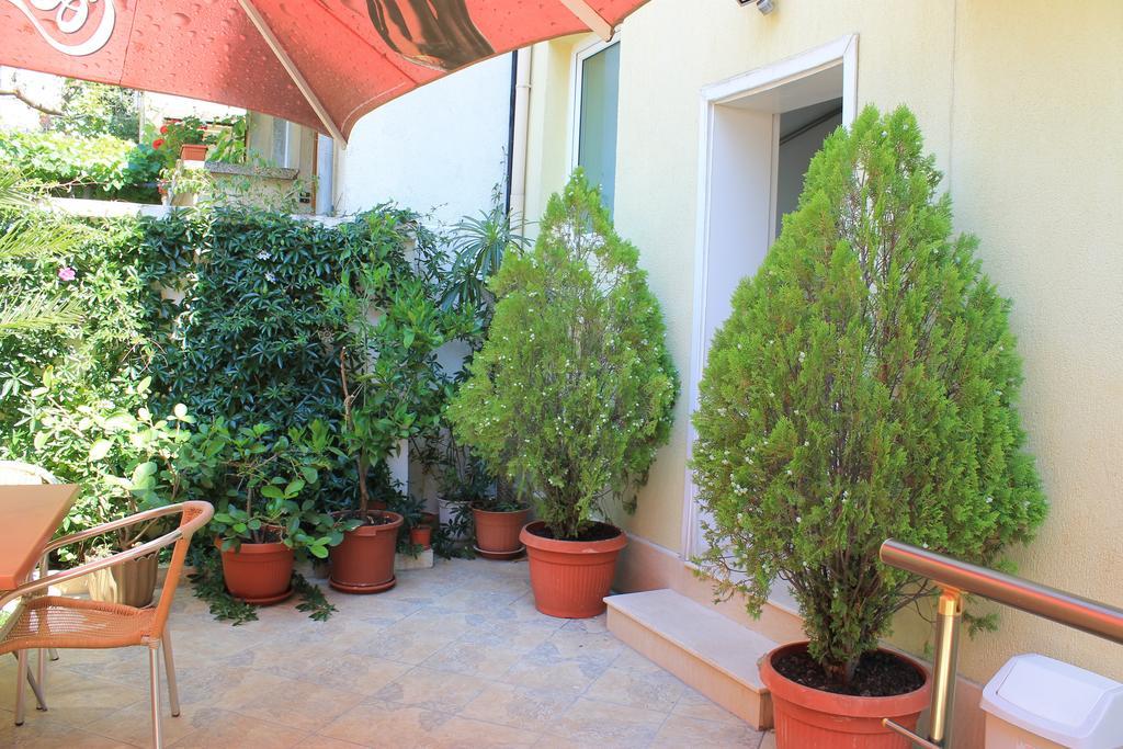 Stela Guest House Tsarevo Bagian luar foto