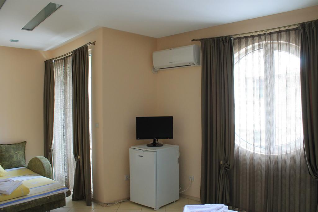 Stela Guest House Tsarevo Bagian luar foto